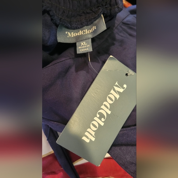 Mod cloth- halter top, short jumper, size xl, dark blue with pockets - Picture 3 of 3